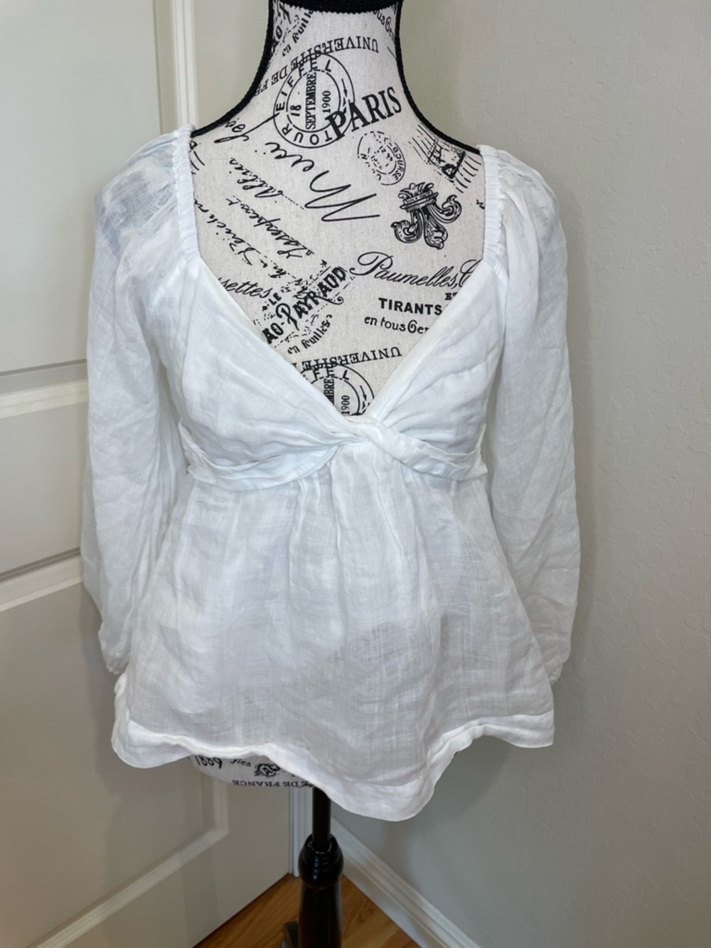 Banana Republic Size Small White Peasant Blouse